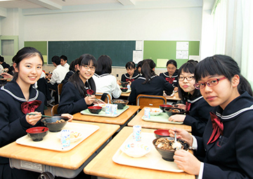 昼食の画像