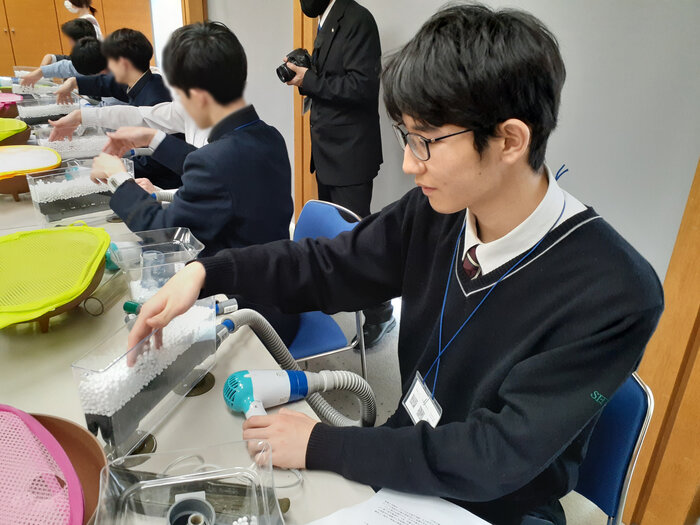 高1徳田君 つくばScience Edge2025 サイエンスワークショップ.jpg